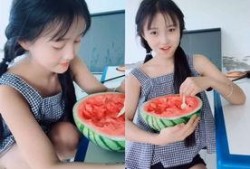 吃瓜夏日拍照,定格清凉瞬间